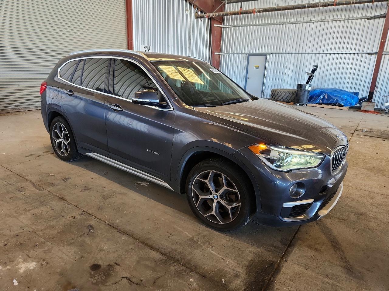 2017 BMW X1 xDrive28I - zdjęcie 4