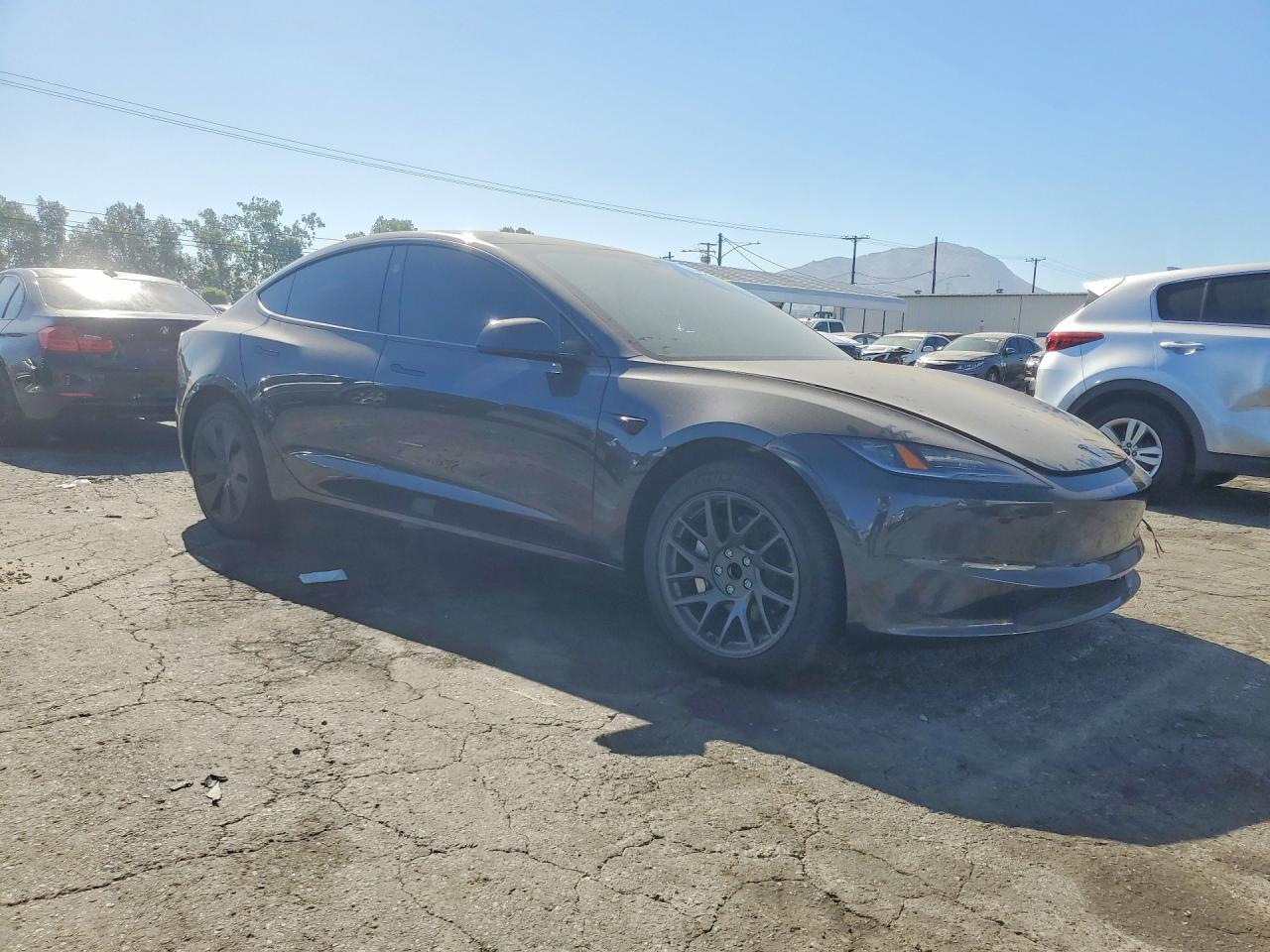 2026 Tesla Model 3 - zdjęcie 4
