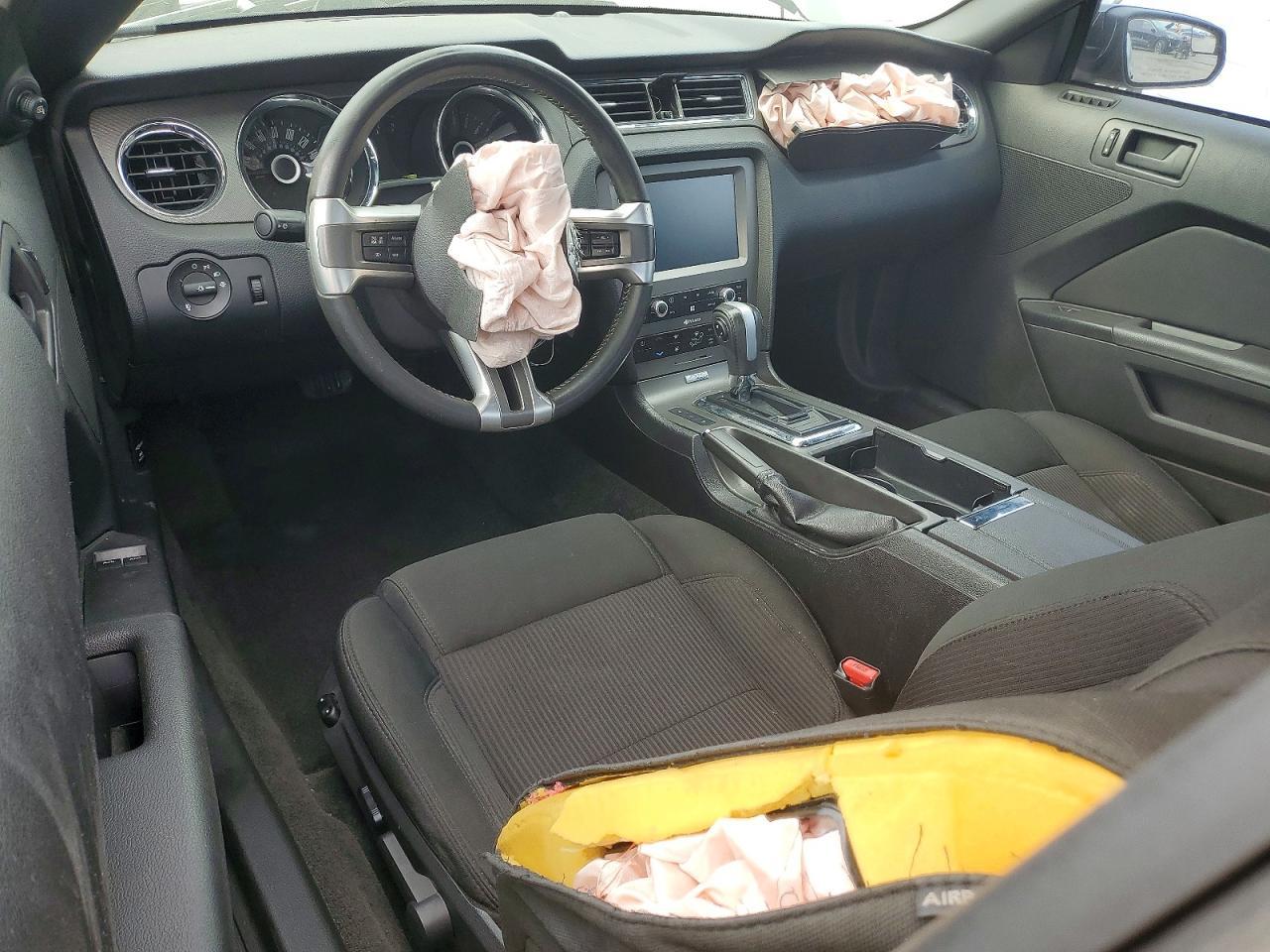 2014 Ford Mustang - zdjęcie 8