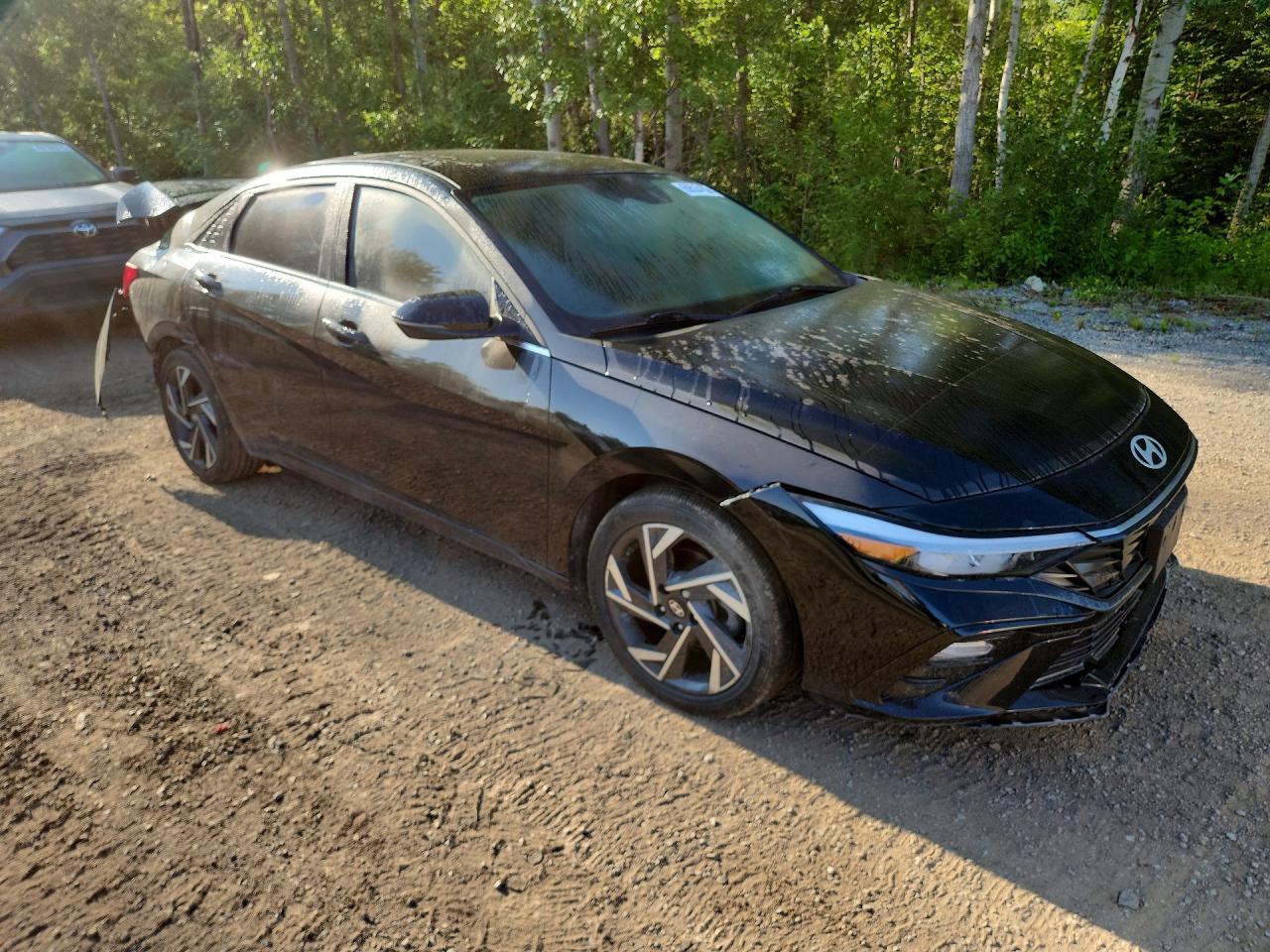 2024 Hyundai Elantra Luxury - zdjęcie 4