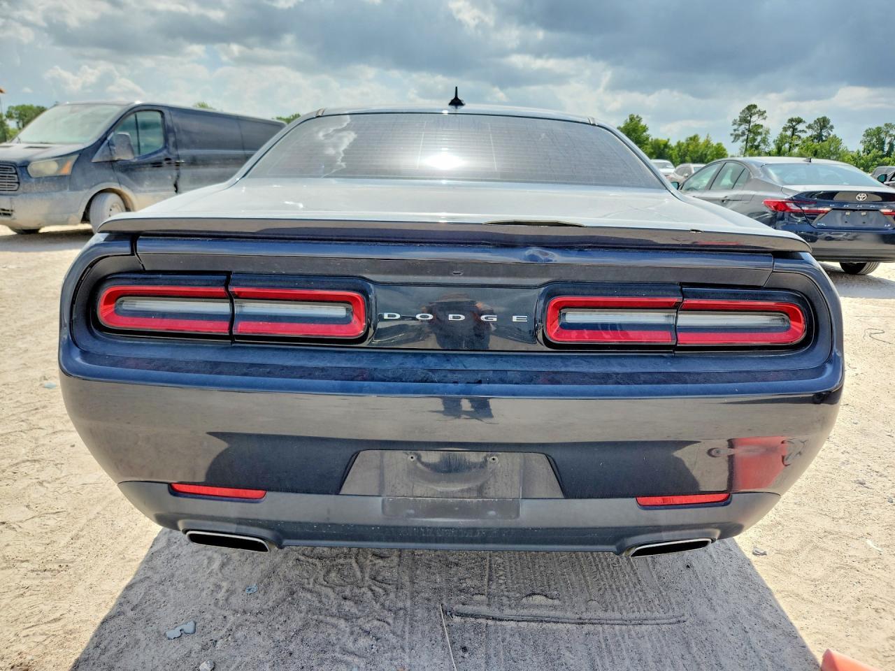 2016 Dodge Challenger Sxt - zdjęcie 6