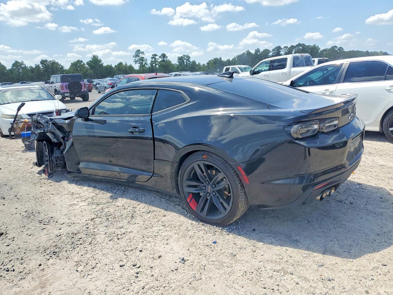 2022 Chevrolet Camaro Lt1 - zdjęcie 2