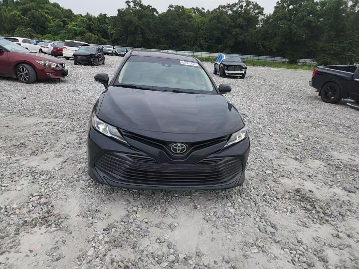 2018 Toyota Camry Le - zdjęcie 13