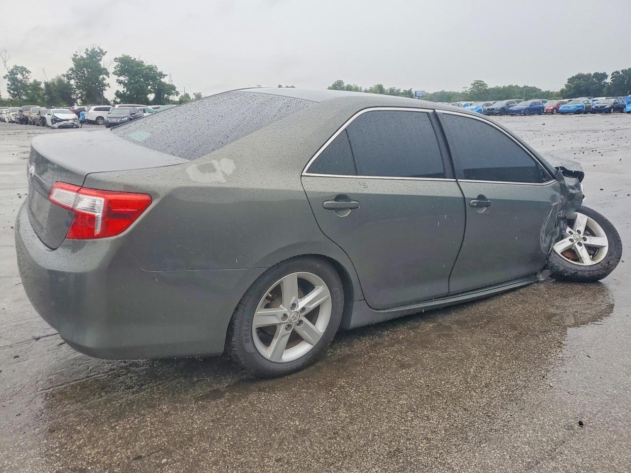 2013 Toyota Camry L - zdjęcie 3
