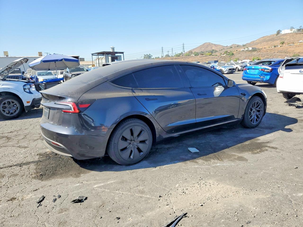 2026 Tesla Model 3 - zdjęcie 3