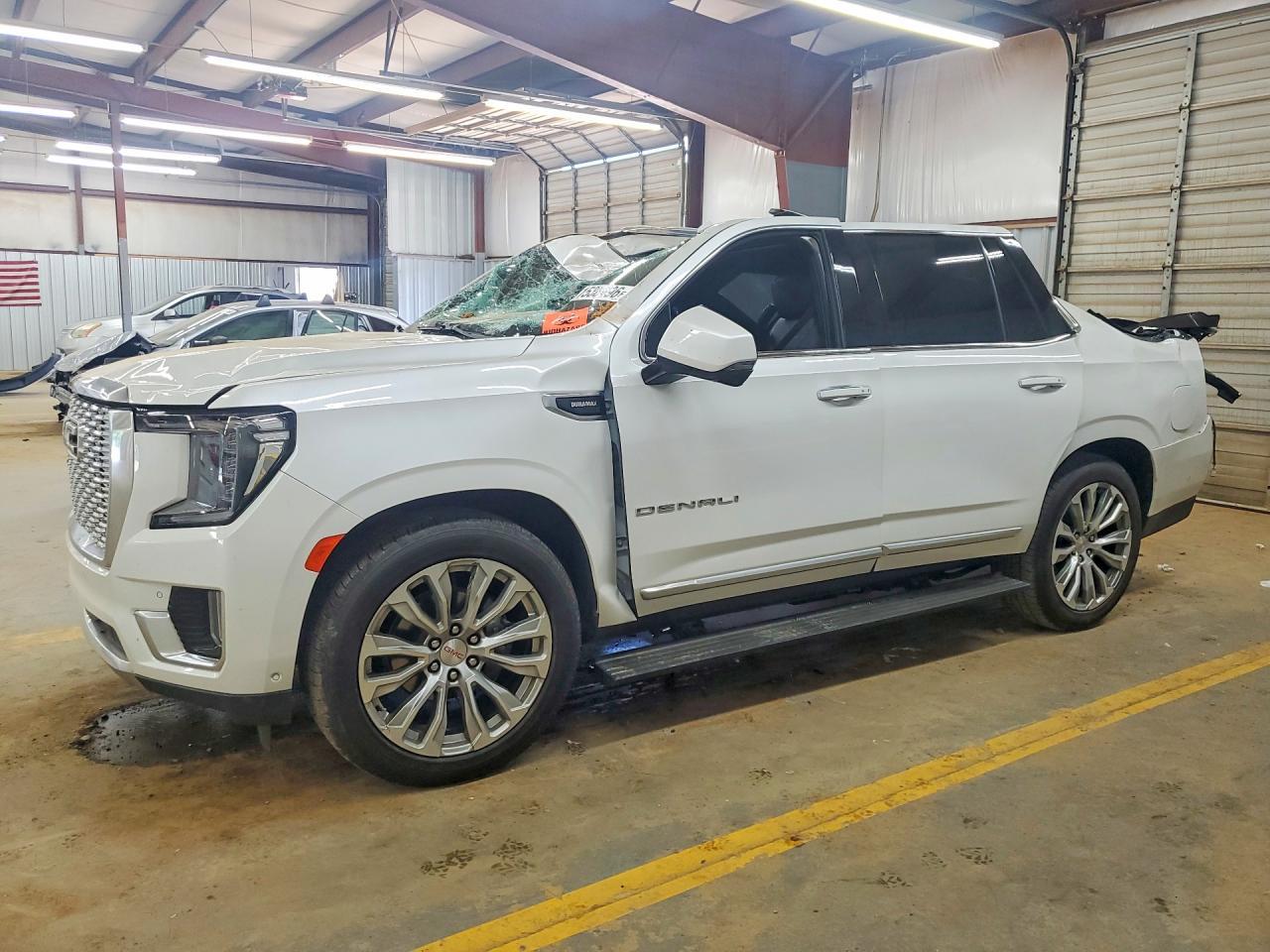 2024 GMC Yukon Denali - zdjęcie główne