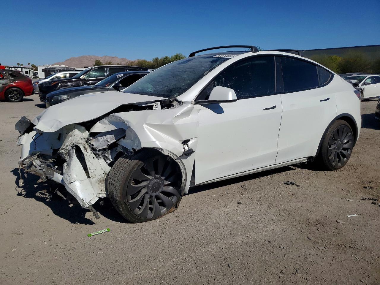 2022 Tesla Model Y - zdjęcie główne
