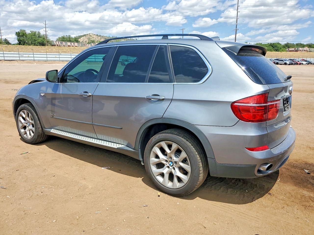2013 BMW X5 xDrive35I - zdjęcie 2