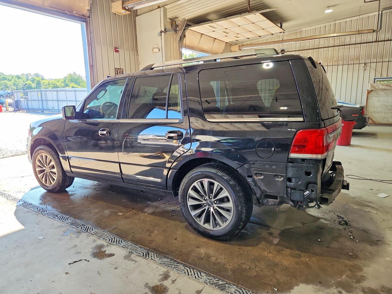 2016 Lincoln Navigator Select - zdjęcie 2