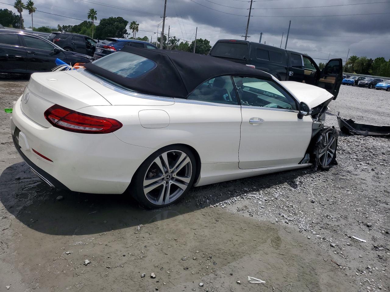 2021 Mercedes-Benz C 300 - zdjęcie 3
