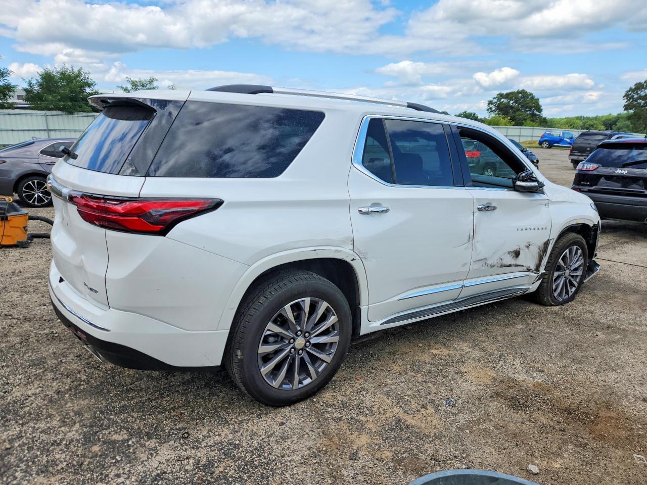 2023 Chevrolet Traverse Premier - zdjęcie 3