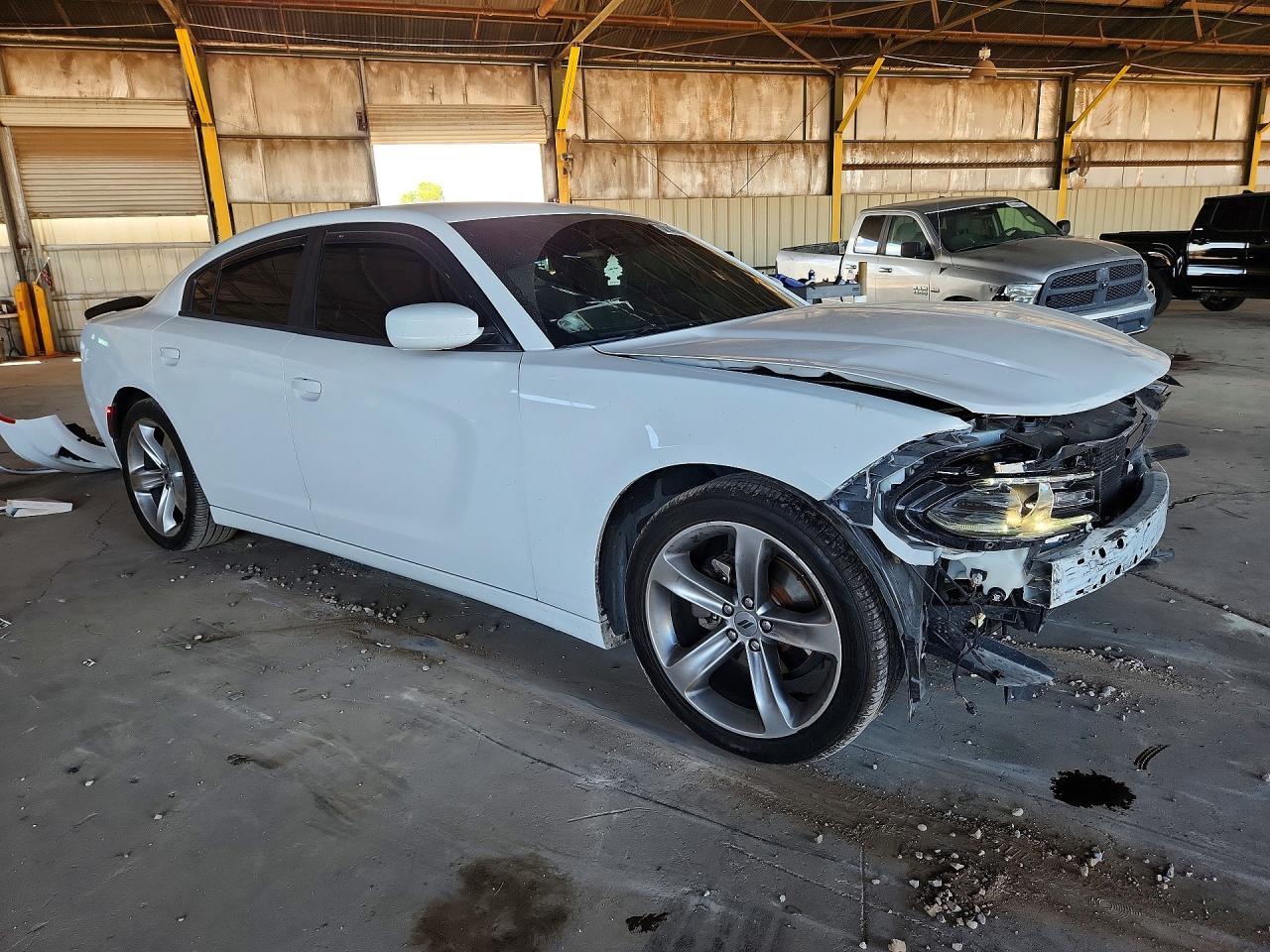 2017 Dodge Charger Sxt - zdjęcie 4