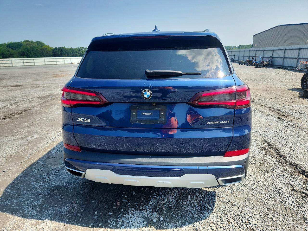 2021 BMW X5 xDrive40I - zdjęcie 6