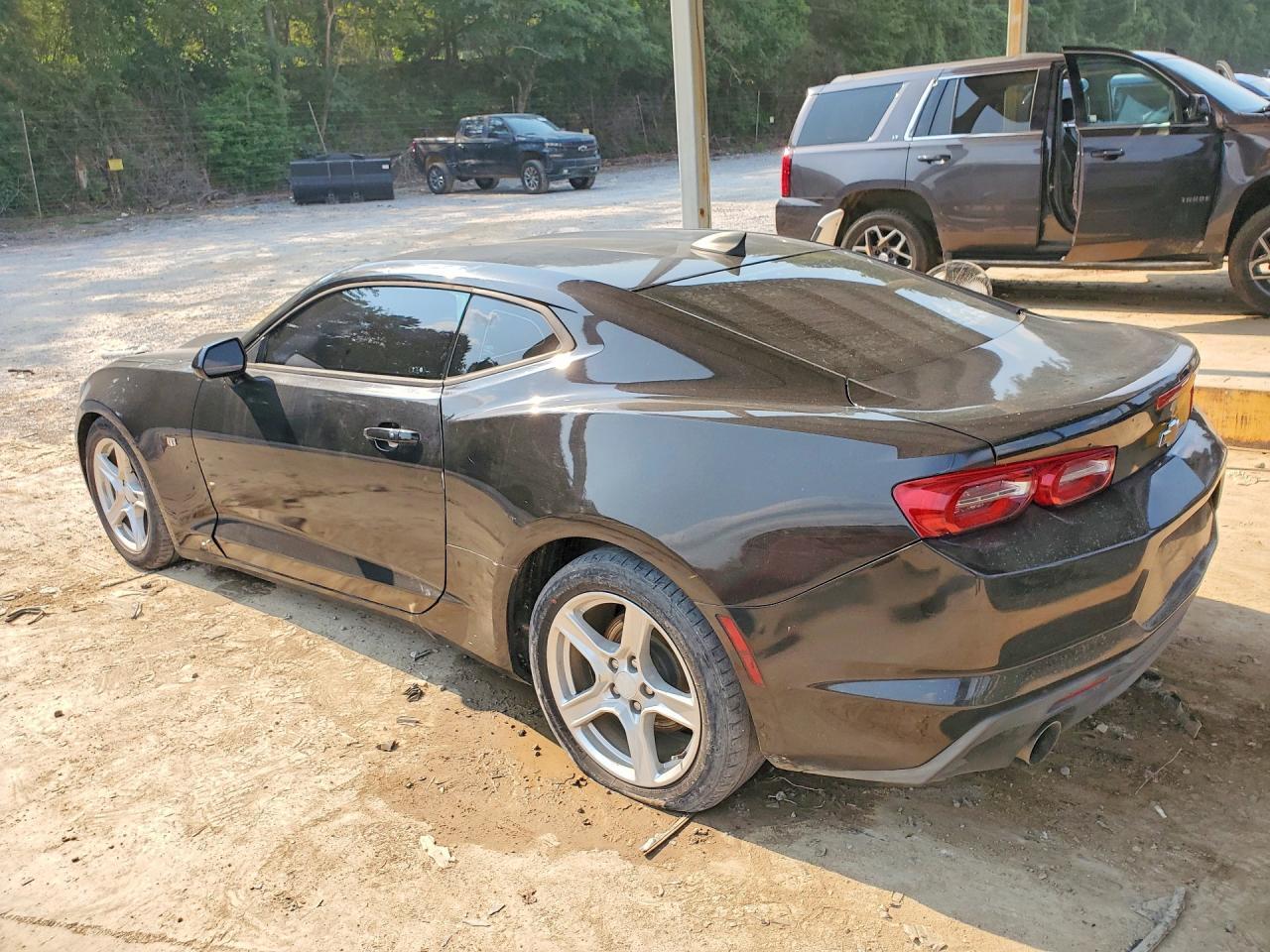 2019 Chevrolet Camaro Ls - zdjęcie 2