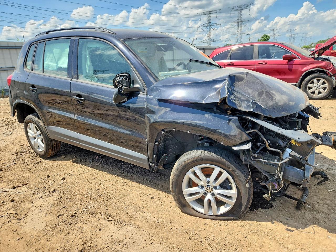 2016 Volkswagen Tiguan S - zdjęcie 4