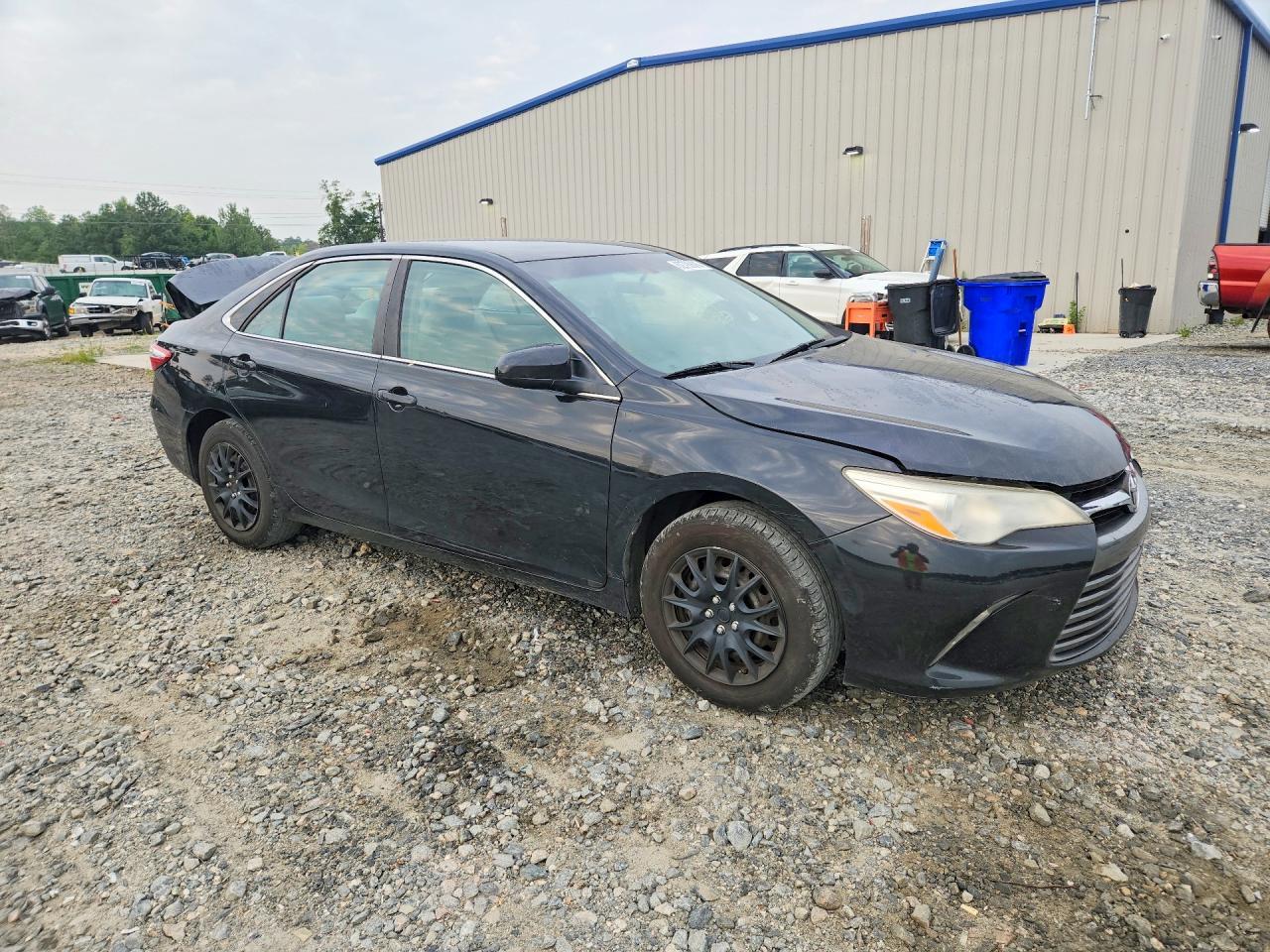 2017 Toyota Camry Le - zdjęcie 4