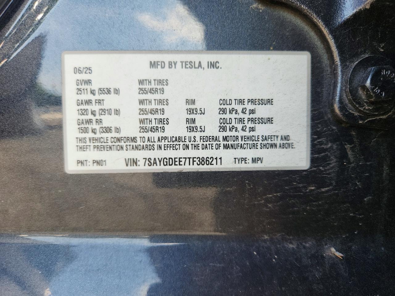 2026 Tesla Model Y - zdjęcie 13