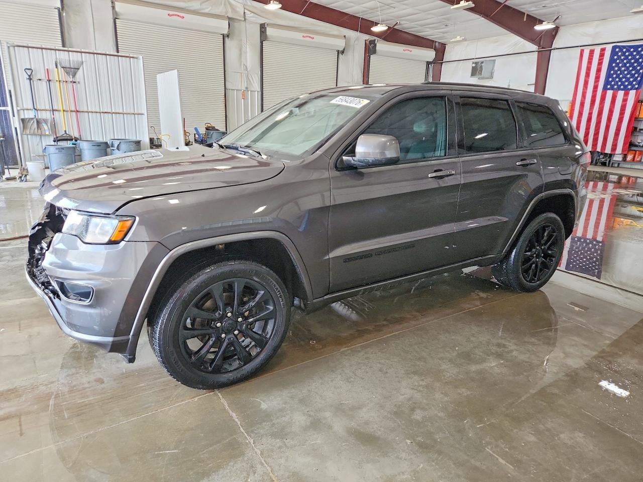 2019 Jeep Grand Cherokee Laredo - zdjęcie główne