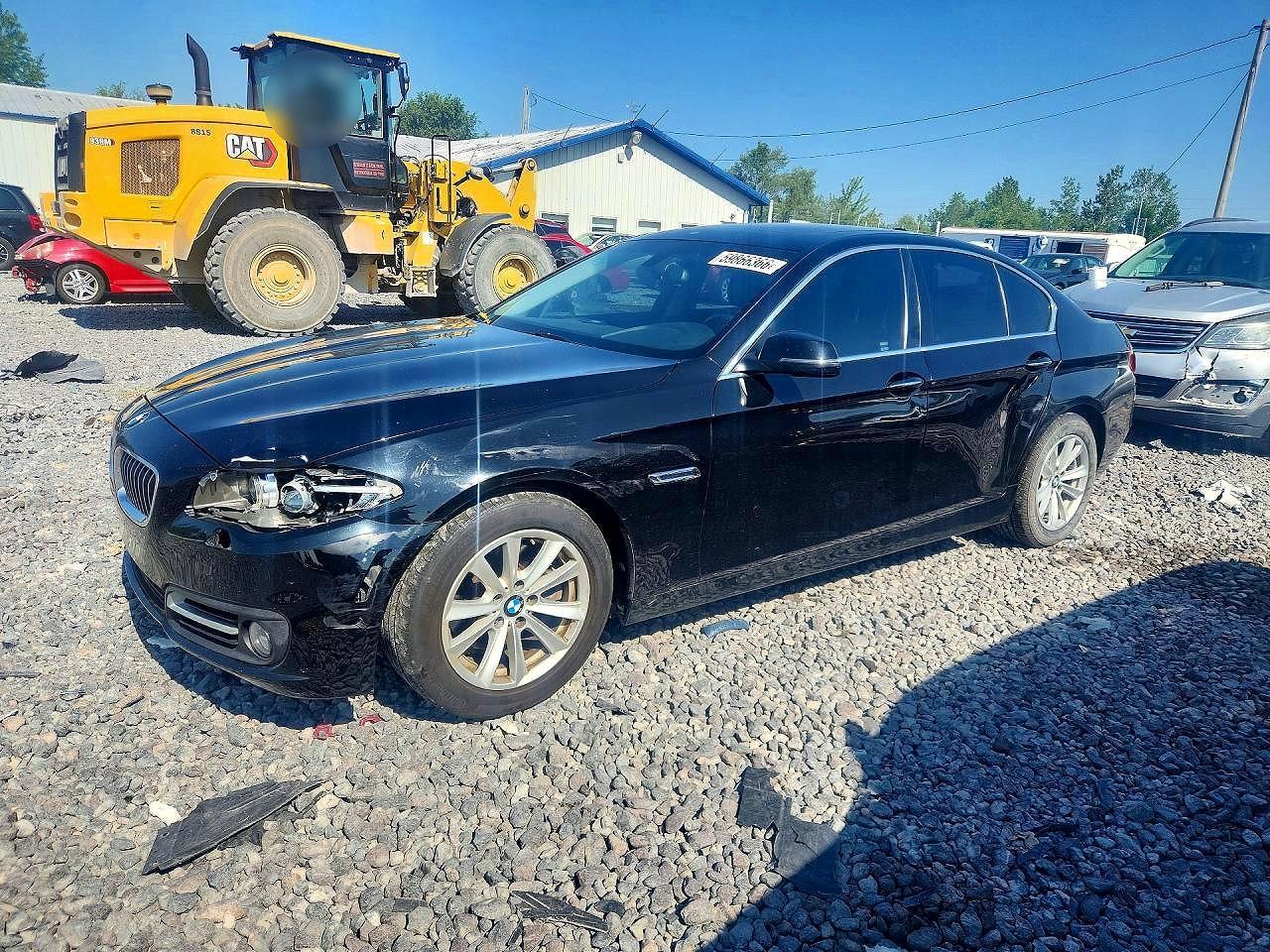 2015 BMW Seria 5 528i - zdjęcie główne