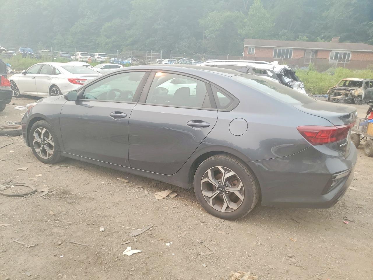 2019 Kia Forte Lxs - zdjęcie 2