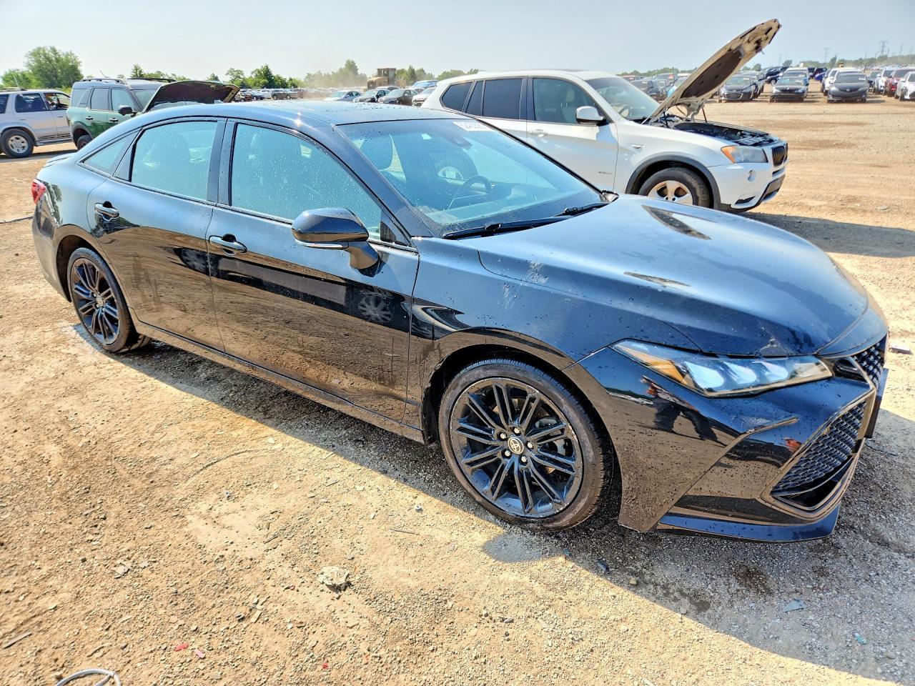 2022 Toyota Avalon Night Shade - zdjęcie 4