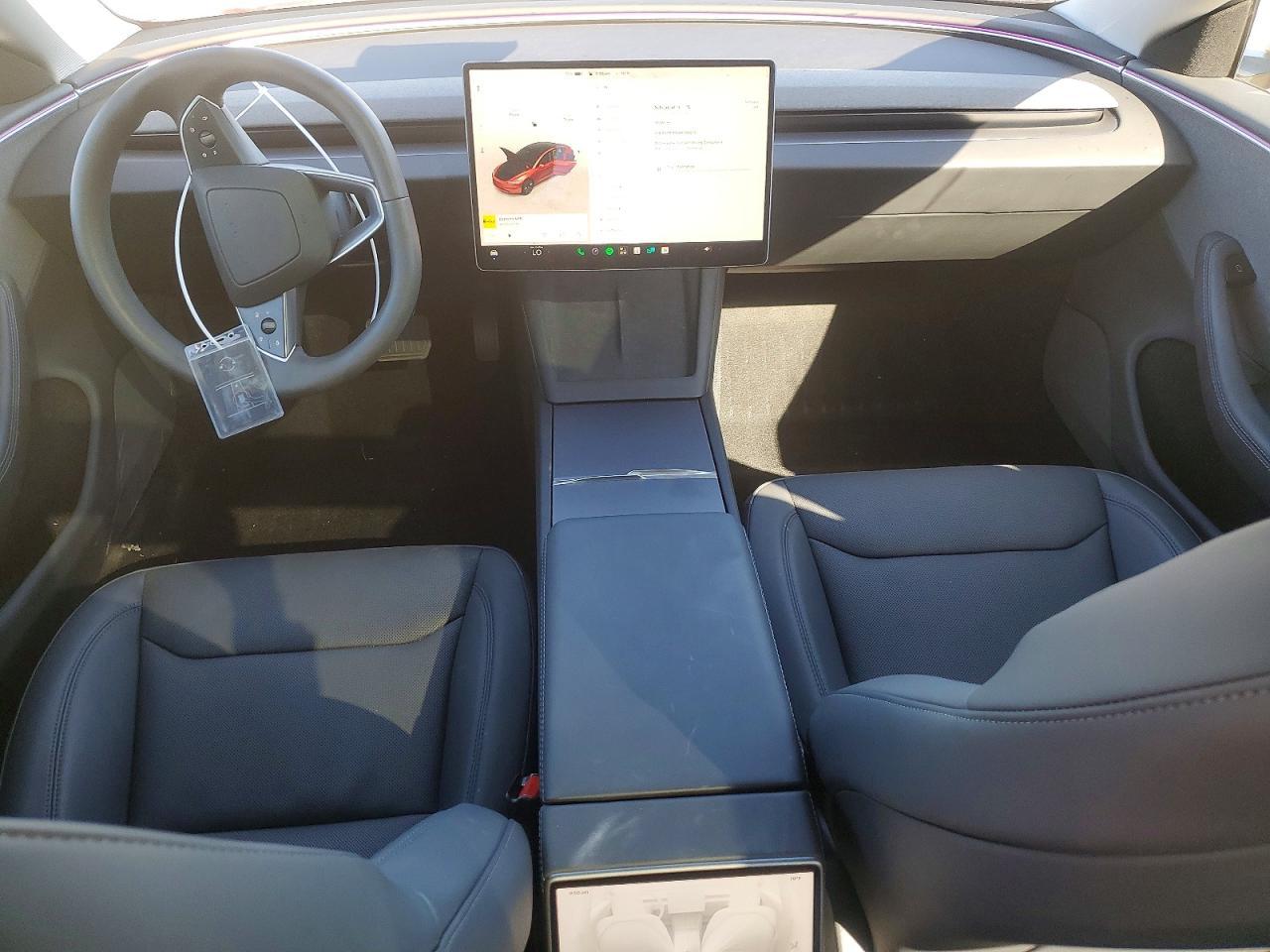 2025 Tesla Model 3 - zdjęcie 8