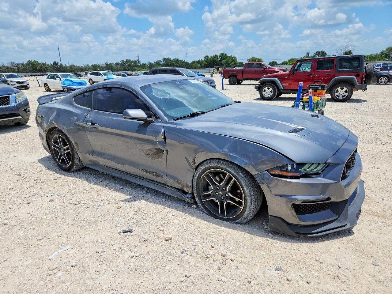 2021 Ford Mustang - zdjęcie 4