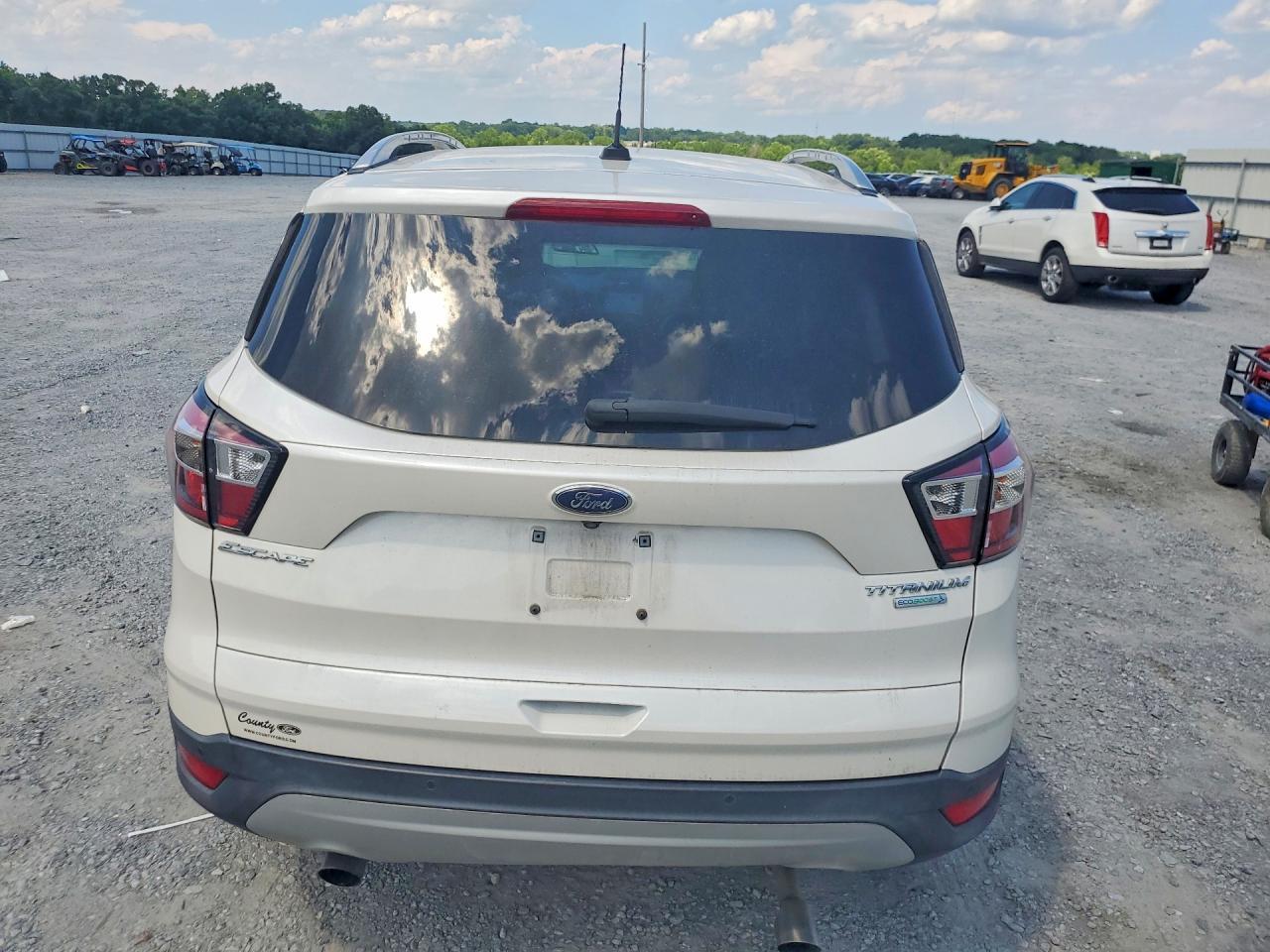2017 Ford Escape Titanium - zdjęcie 6