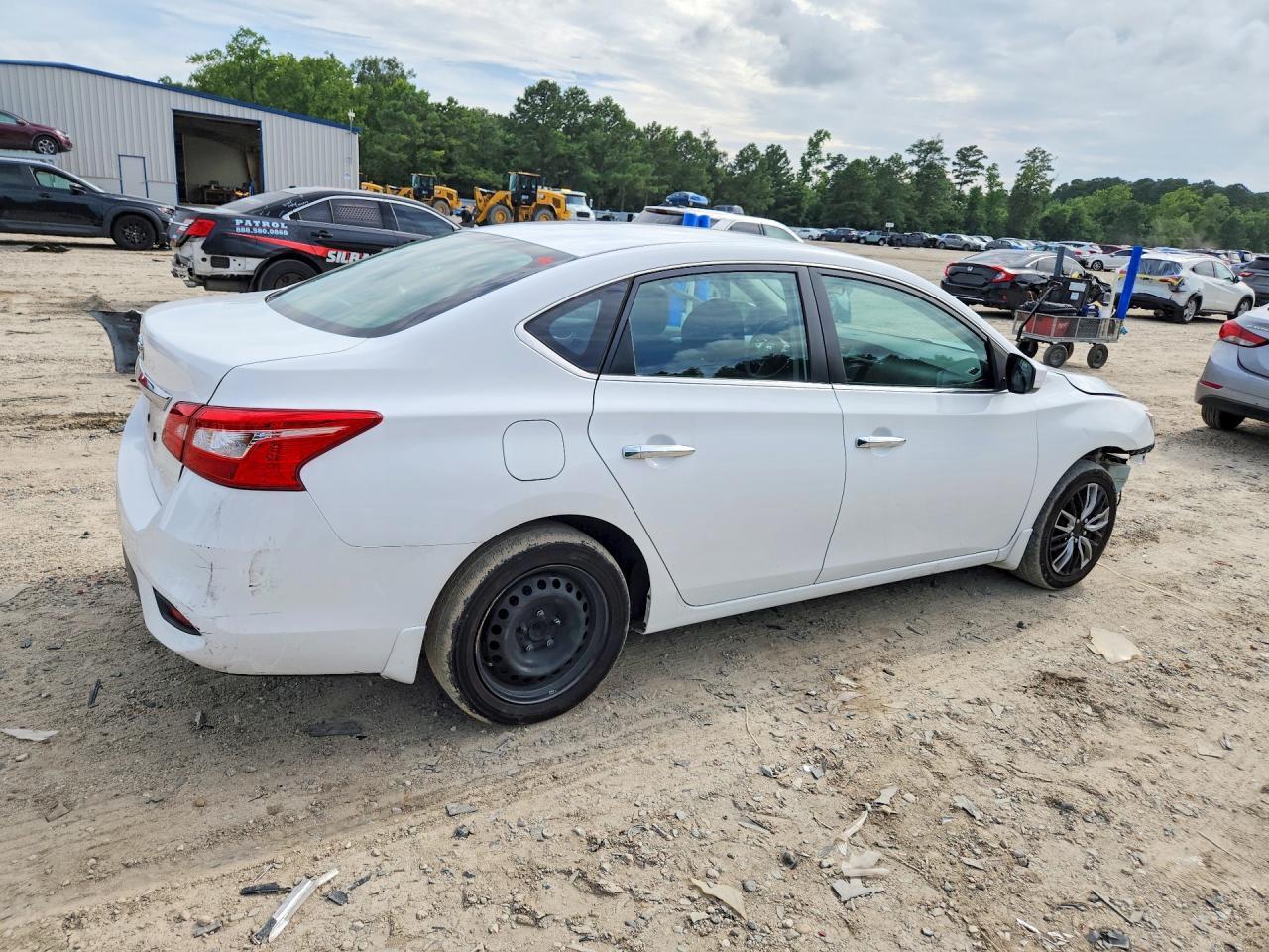 2019 Nissan Sentra S - zdjęcie 3