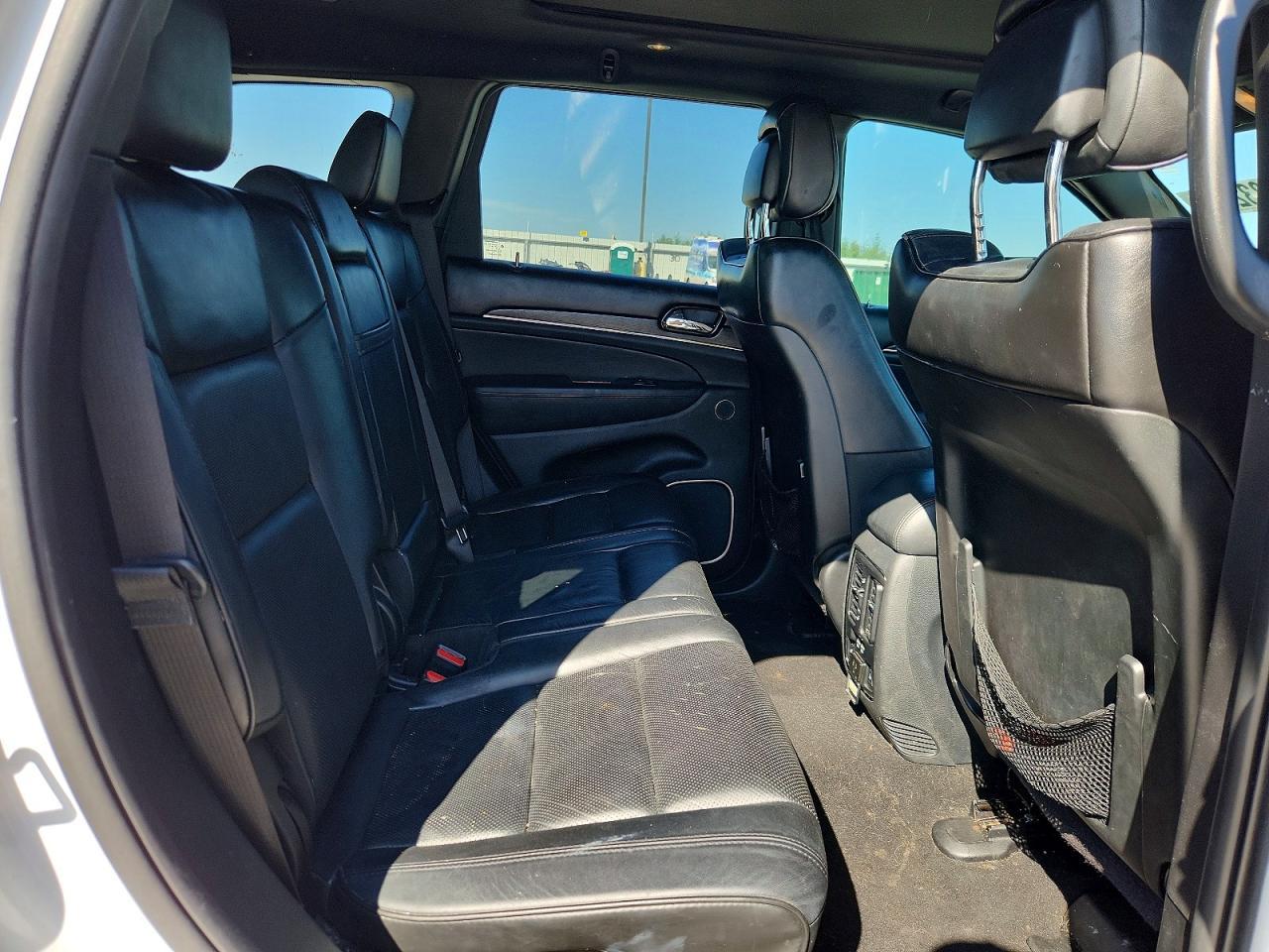 2019 Jeep Grand Cherokee Overland - zdjęcie 11