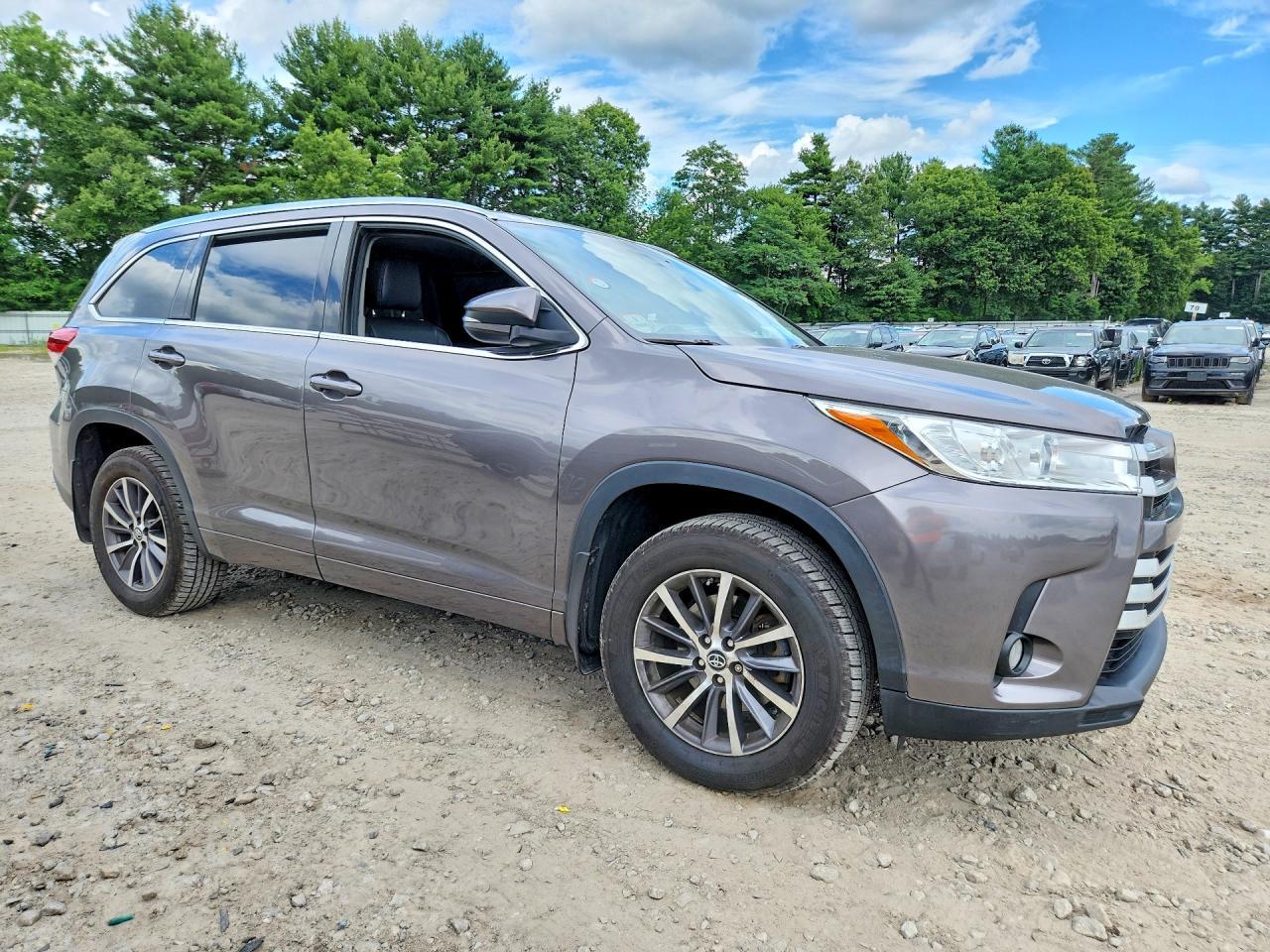 2017 Toyota Highlander Xle - zdjęcie 4