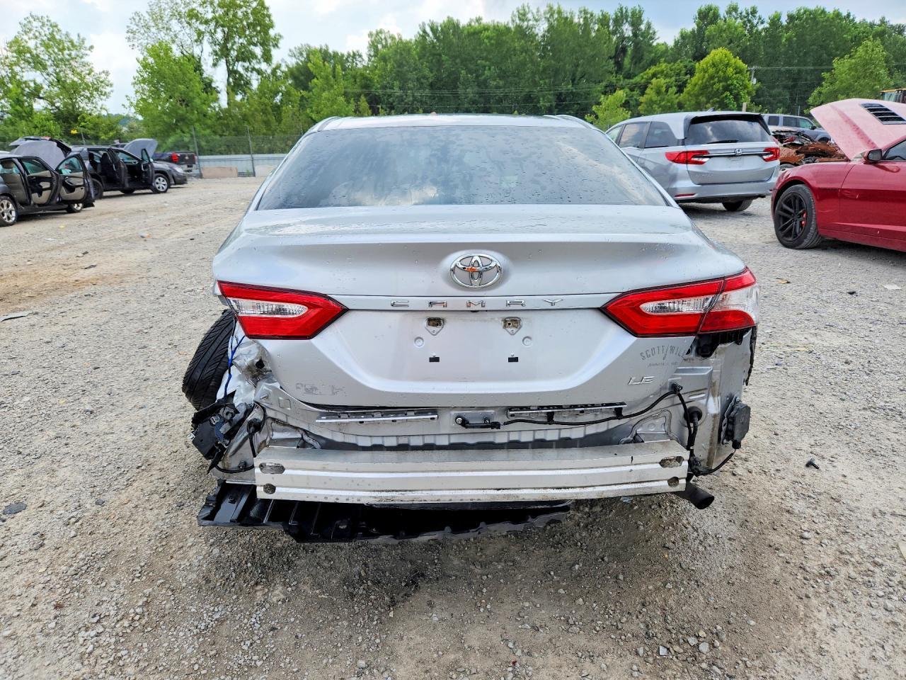 2018 Toyota Camry Le - zdjęcie 6
