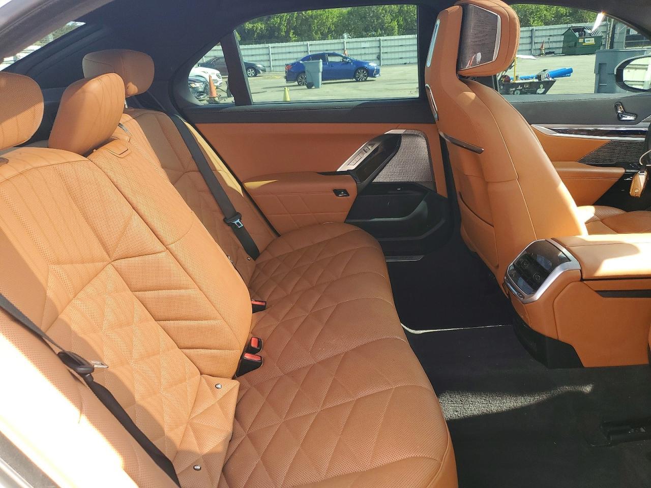 2023 BMW 740 I - zdjęcie 10