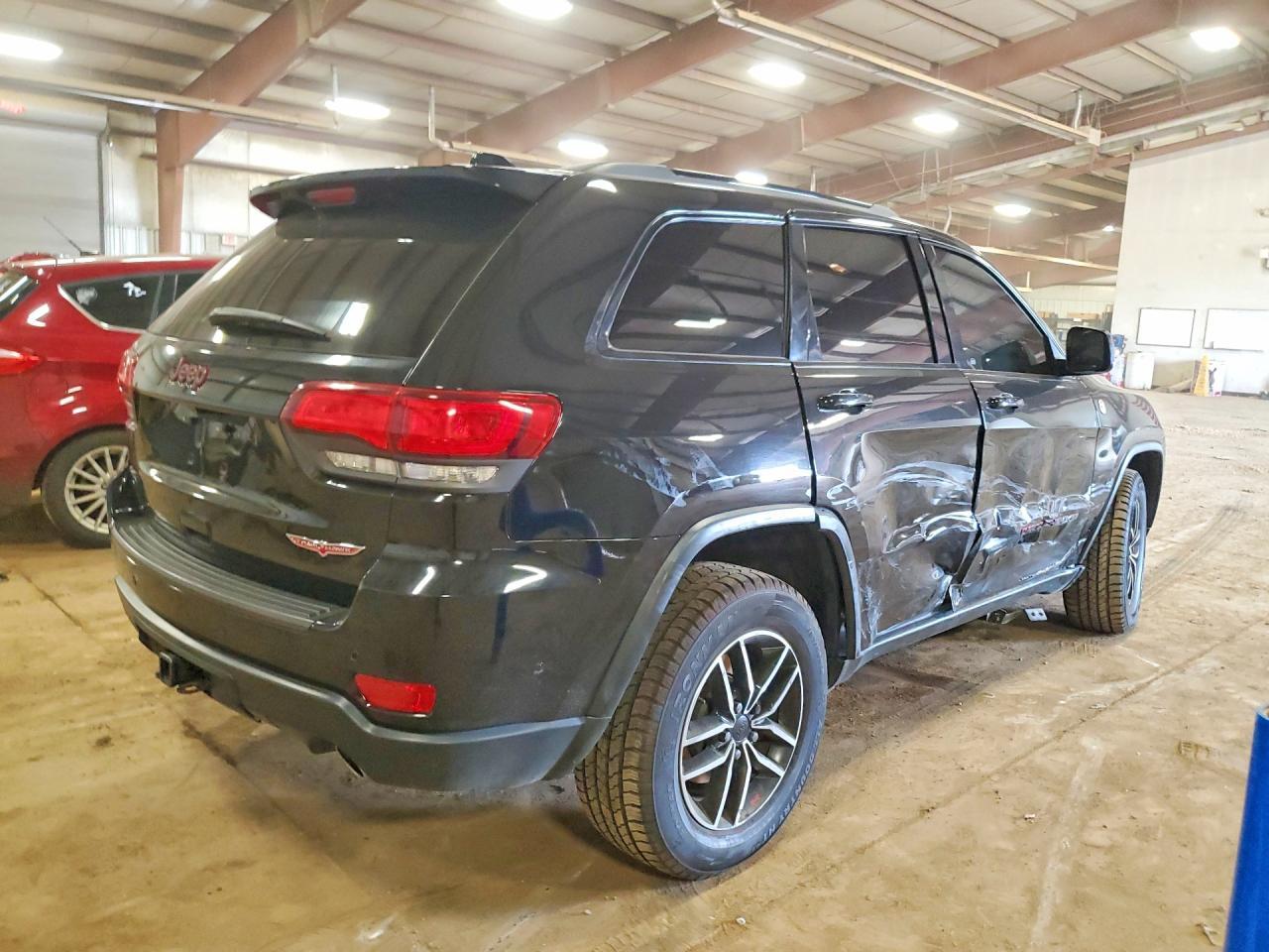2021 Jeep Grand Cherokee Trailhawk - zdjęcie 3