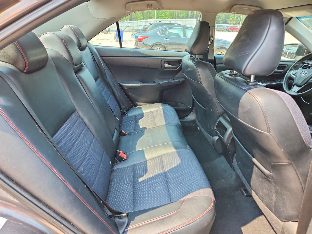 2015 Toyota Camry Se - zdjęcie 10