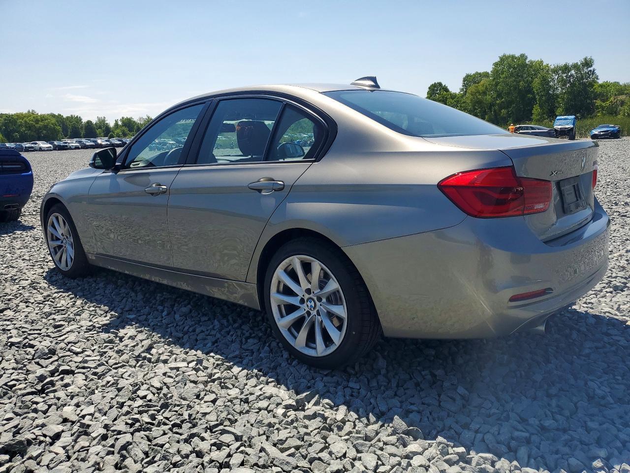 2018 BMW 320 Xi - zdjęcie 2