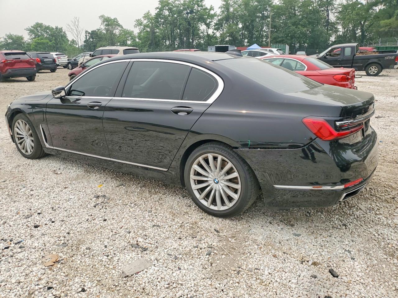 2020 BMW Seria 7 745e - zdjęcie 2