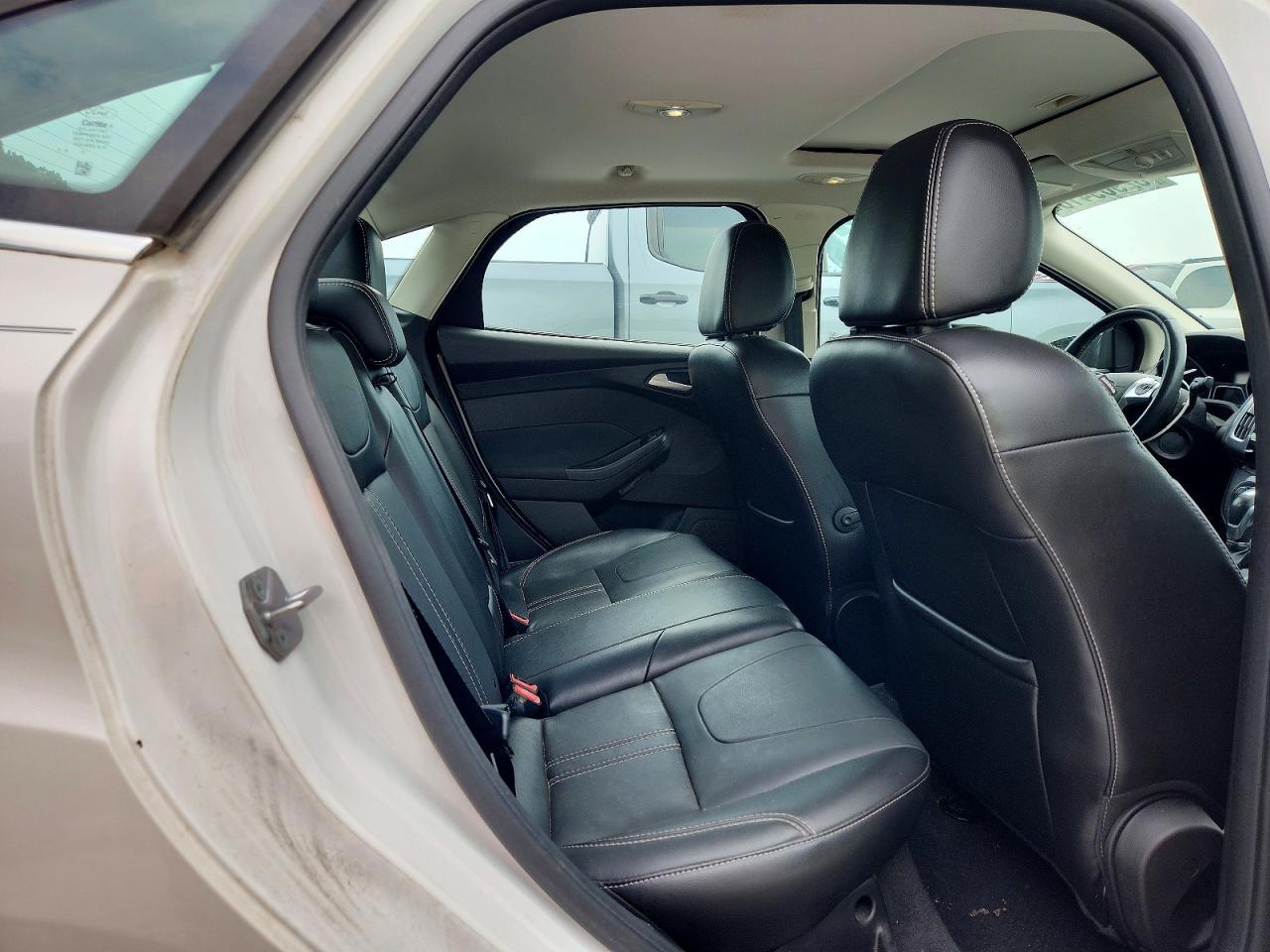 2014 Ford Focus Titanium - zdjęcie 10