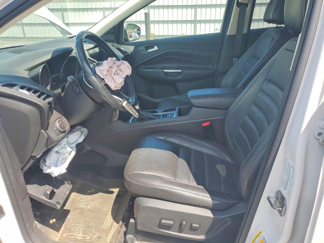 2017 Ford Escape Titanium - zdjęcie 7