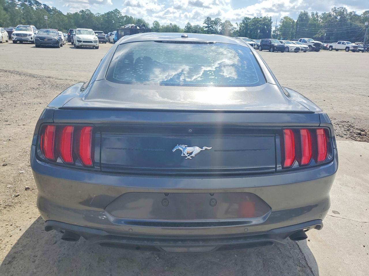 2019 Ford Mustang - zdjęcie 6