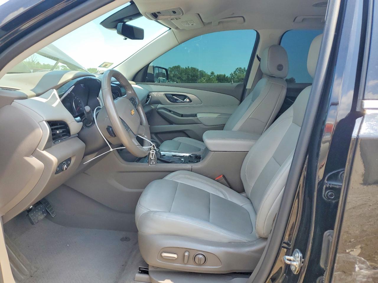 2021 Chevrolet Traverse Lt - zdjęcie 7