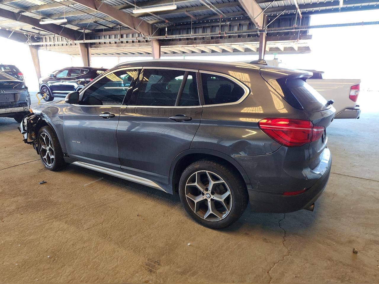 2017 BMW X1 xDrive28I - zdjęcie 2