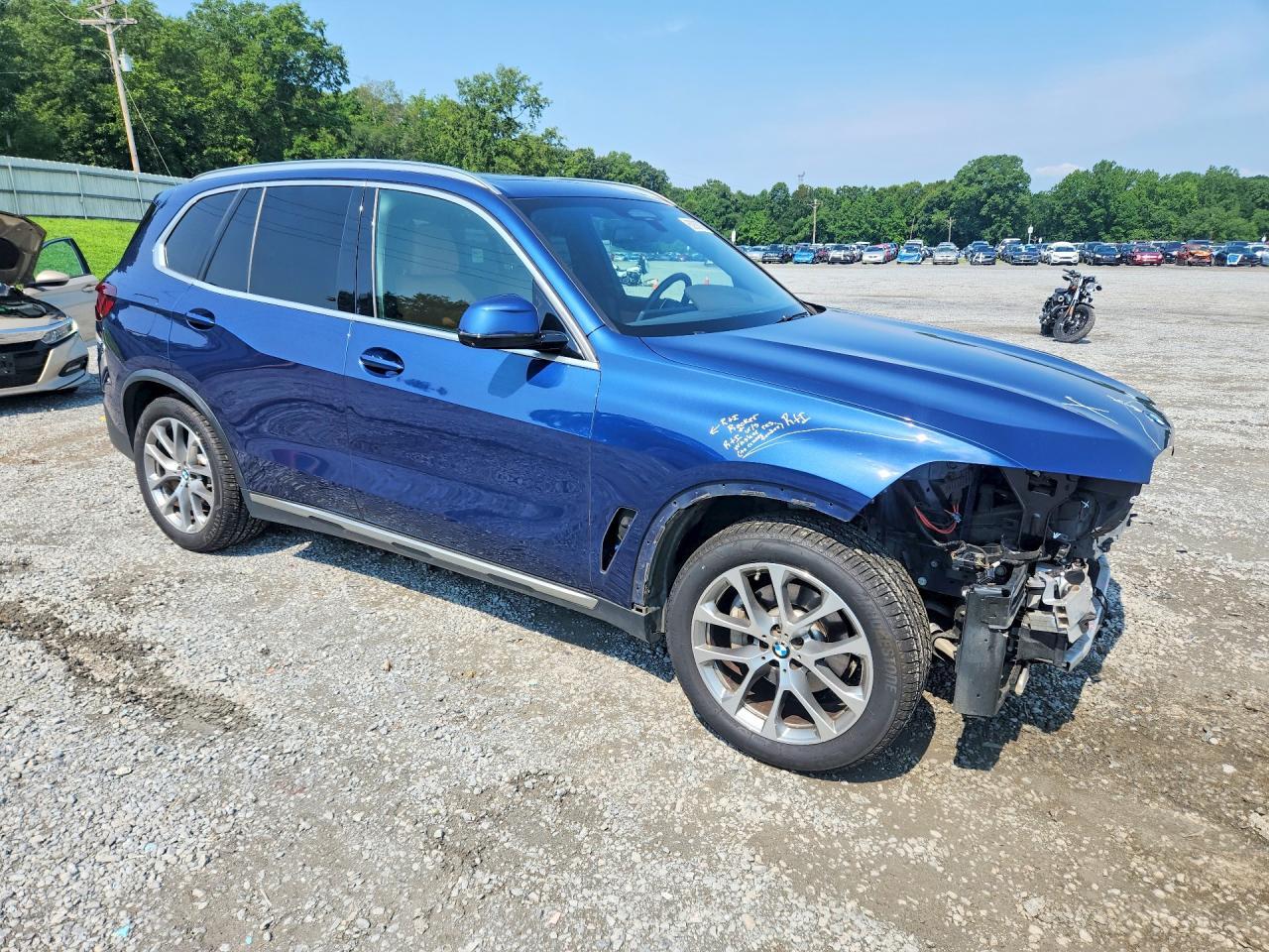 2021 BMW X5 xDrive40I - zdjęcie 4