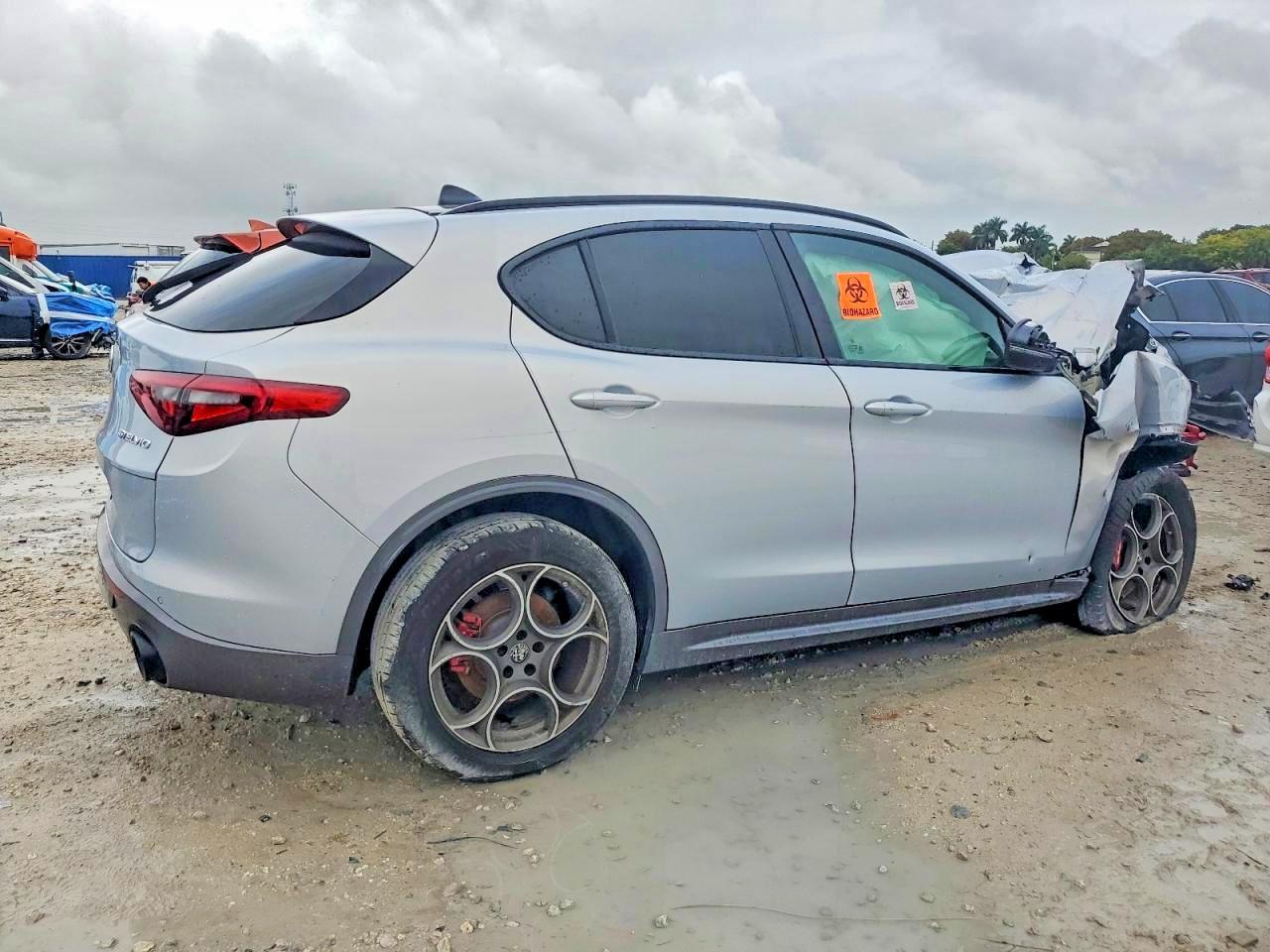 2022 Alfa Romeo Stelvio Ti - zdjęcie 3