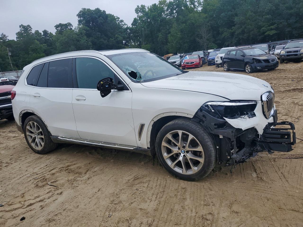 2023 BMW X5 xDrive40I - zdjęcie 4