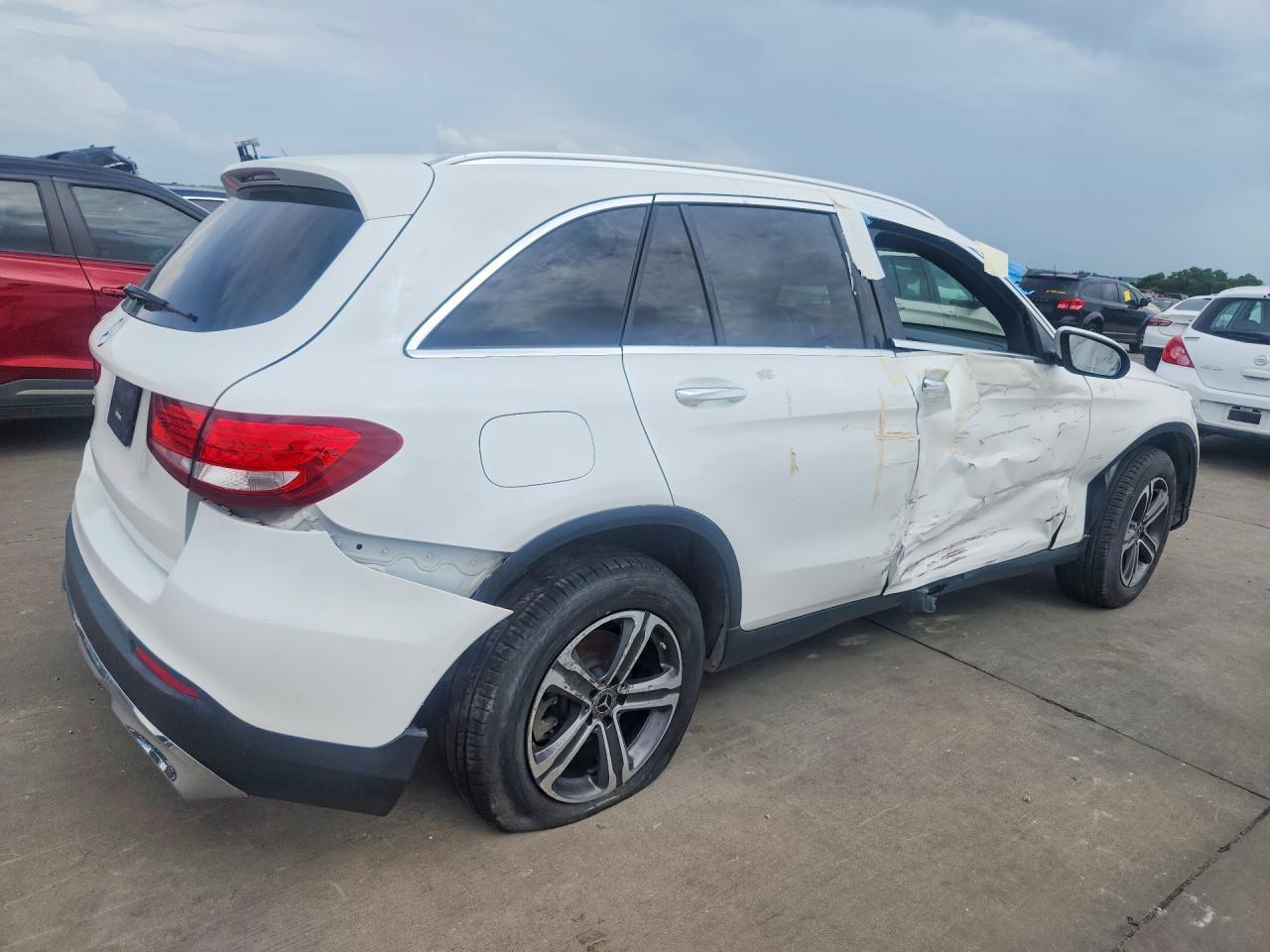2017 Mercedes-Benz Glc 300 - zdjęcie 3