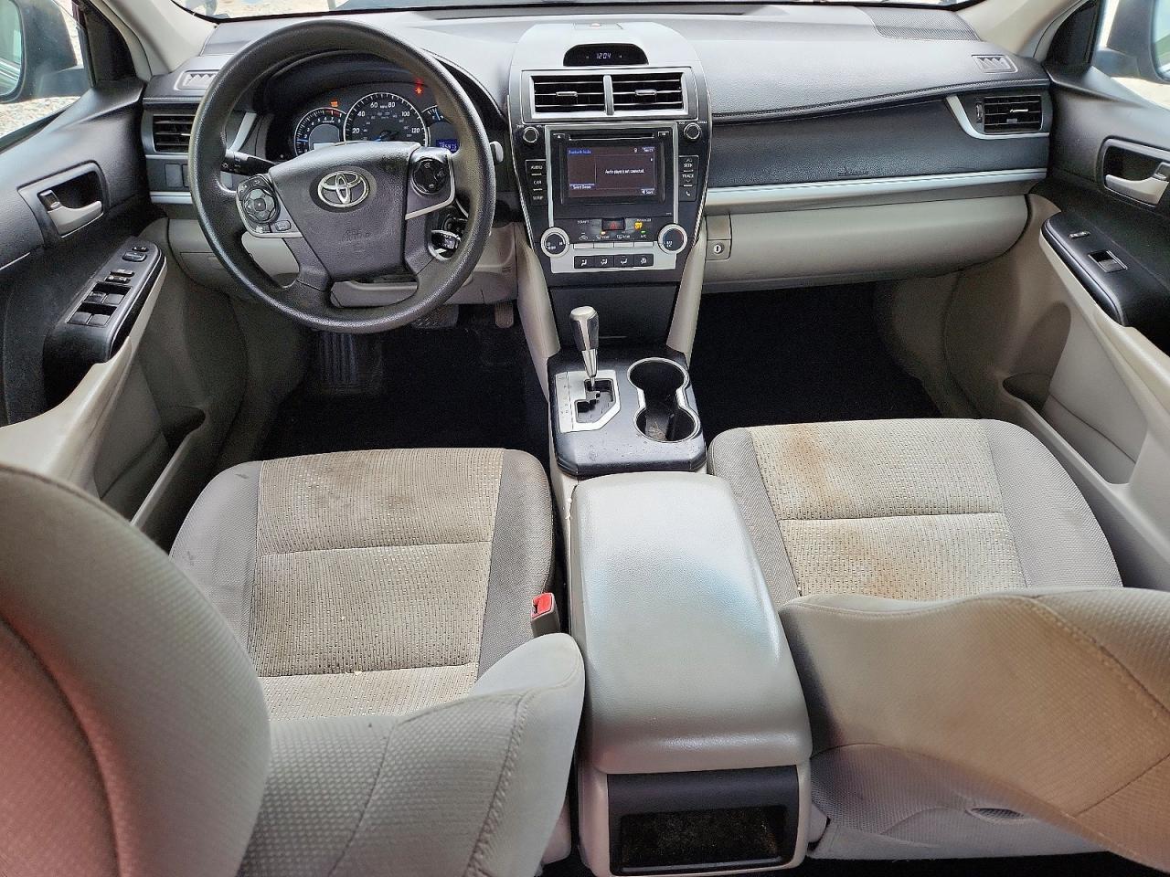 2014 Toyota Camry Le - zdjęcie 8