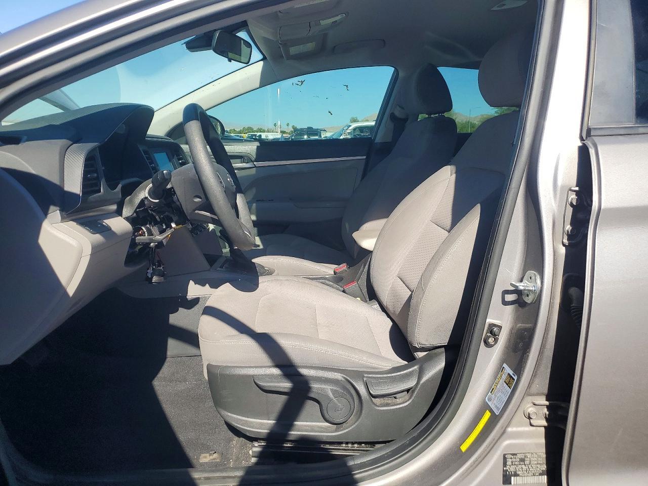 2020 Hyun Elantra Se - zdjęcie 7