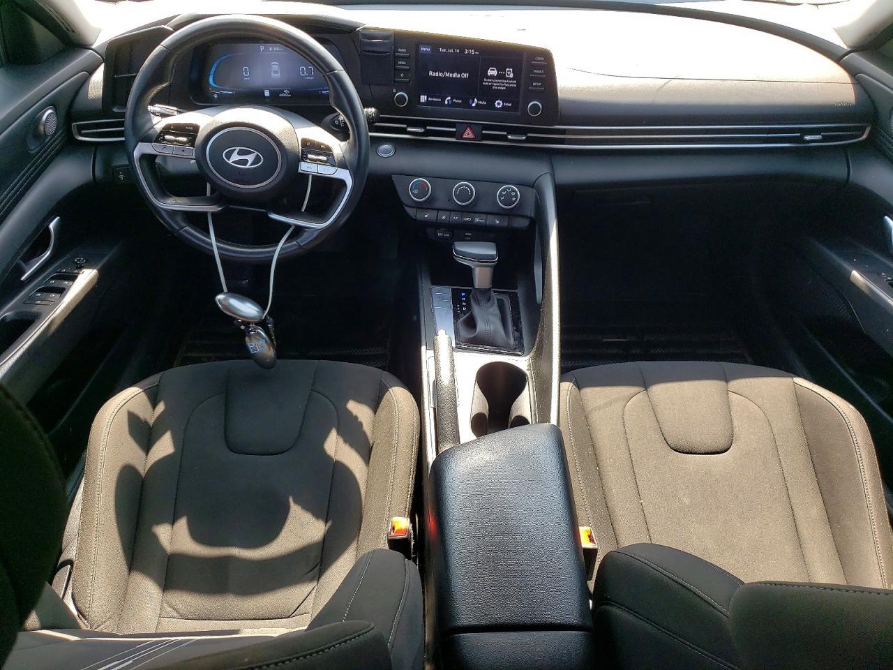 2025 Hyundai Elantra Sel Sport - zdjęcie 8