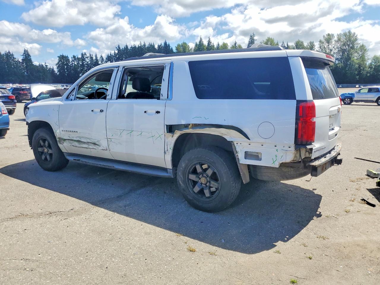 2016 Chevrolet Suburban K1500 Lt - zdjęcie 2